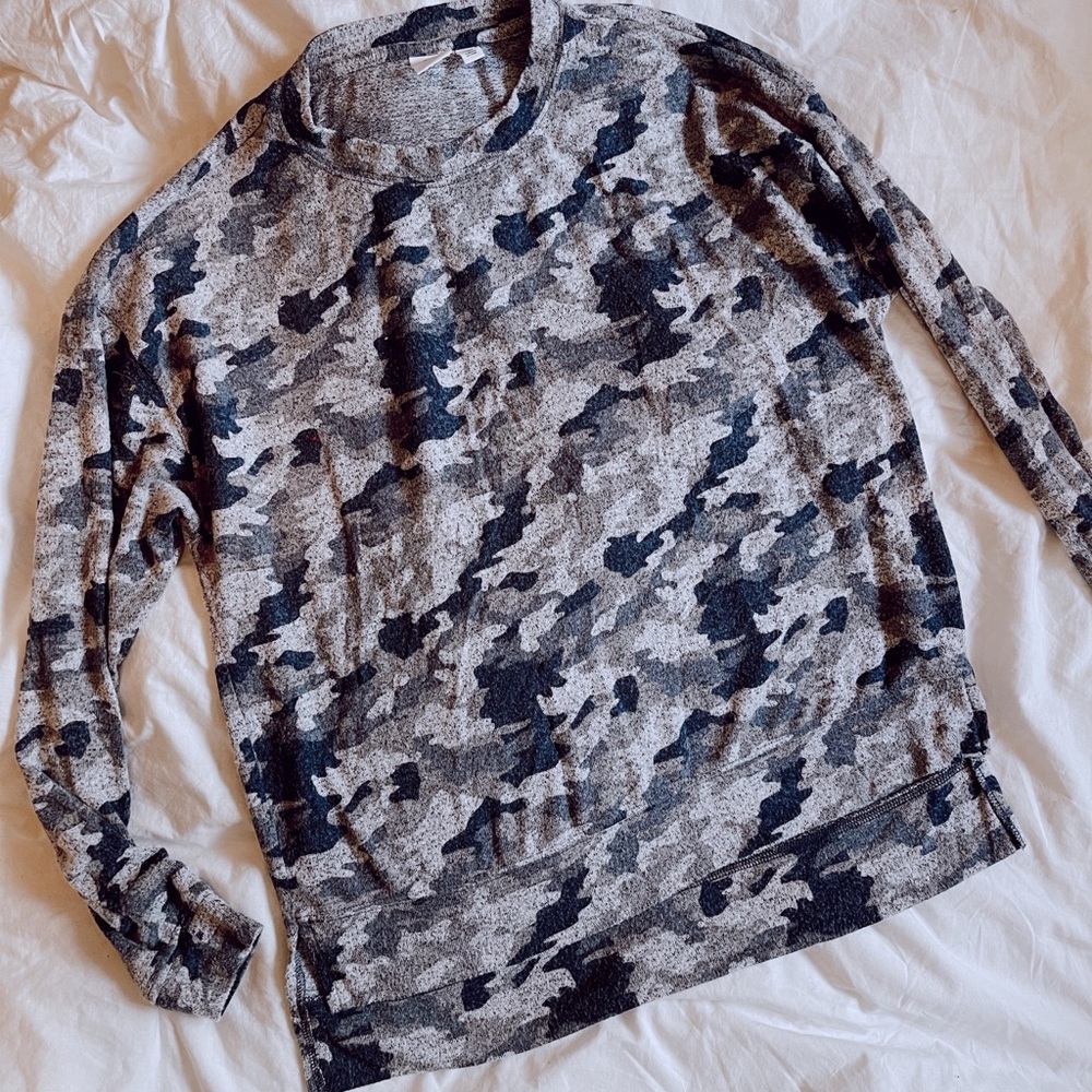 Camo long sleeve tee